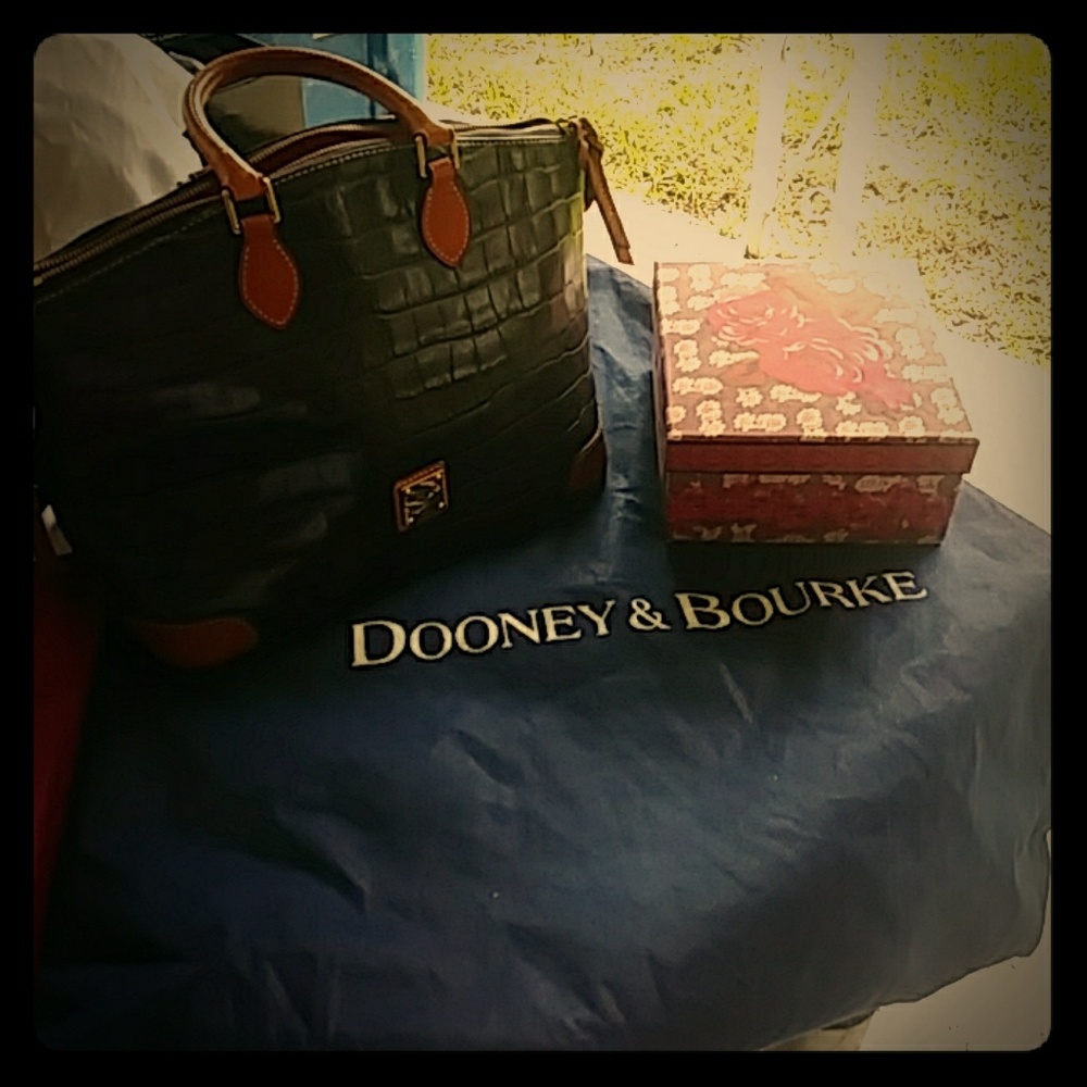 Dooney and Bourke purse